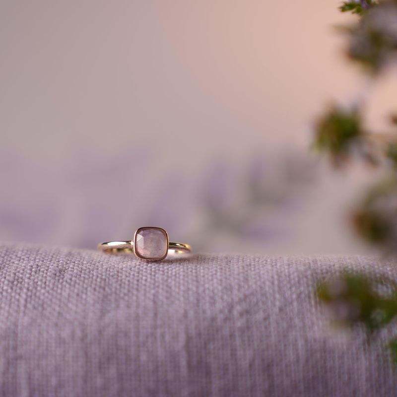 Sandra Lyng ring forgylt sølv ametyst ro 48125