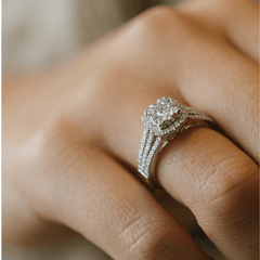 Stort utvalg gifteringer og forlovelsesringer