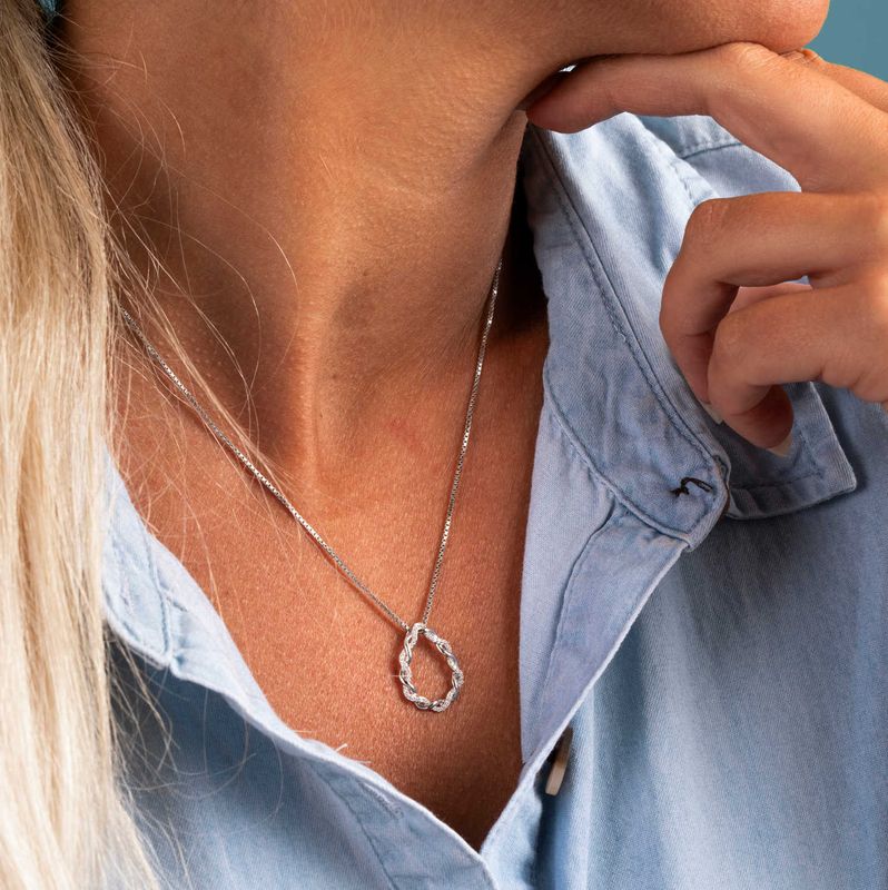 Anheng i hvittgull med diamanter 0,15 ct WP 59623